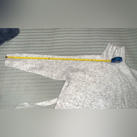 Cozy Turtleneck sweater - Picture 7 of 9